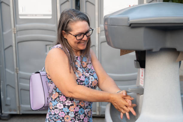 Portable Toilet Options We Offer in Toppers, OK